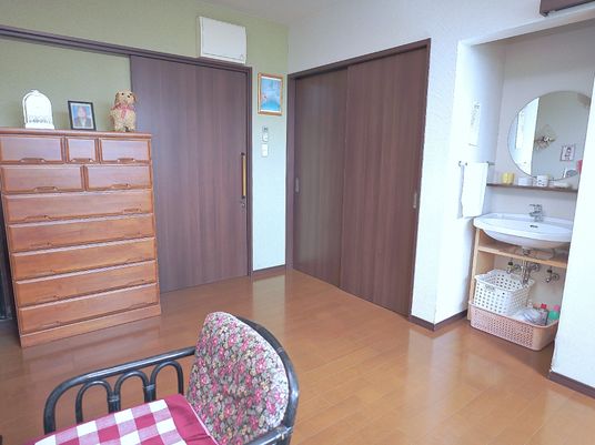 居心地の良い広々居室