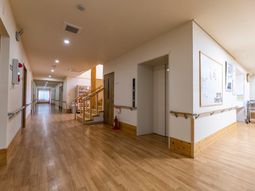 明るい廊下の様子