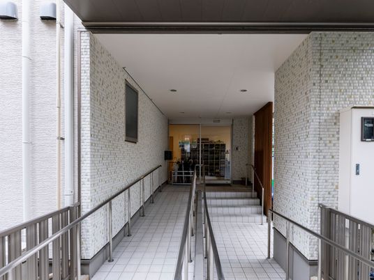 バリアフリー対応の廊下