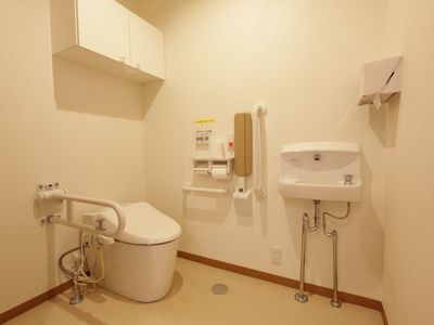 バリアフリー設計のトイレ