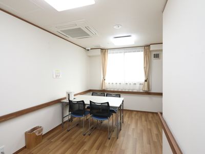 シンプルな居室の空間