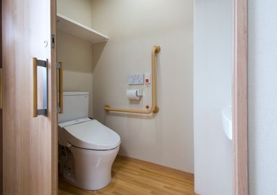 バリアフリーなトイレ設備