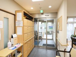 明るいエントランスホール