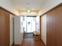 清潔感のある廊下の風景