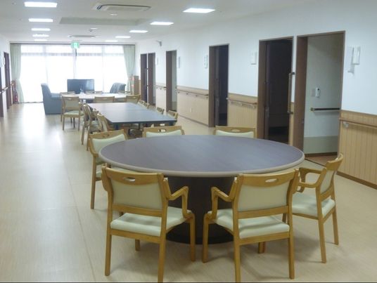 広々とした快適な食堂