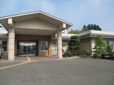広々とした正面玄関