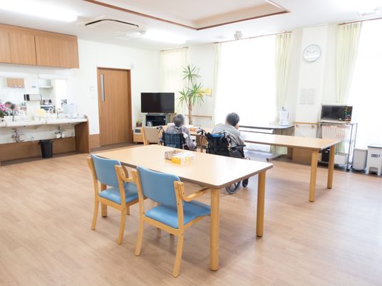 共有スペースとキッチン