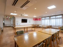 広々とした共有リビング