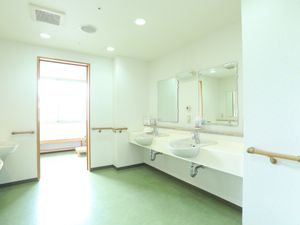 明るい清潔な洗面台