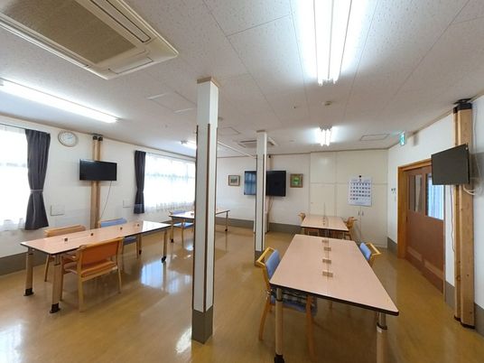 自然光で明るい空間、リビング
