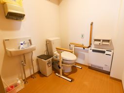 バリアフリー構造のトイレ