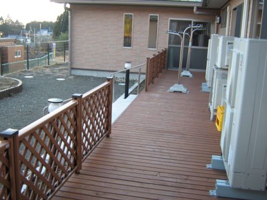 広々とした屋外テラス