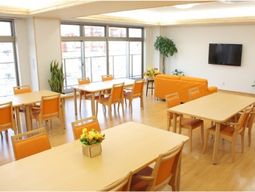 明るいダイニングスペース