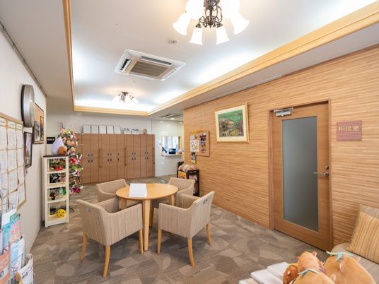 和やかな休憩室の風景