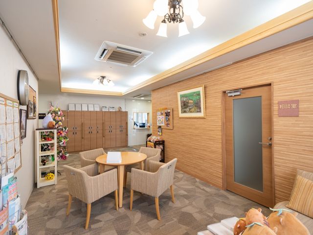和やかな休憩室の風景