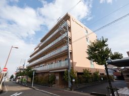 清潔感のある建物の外観