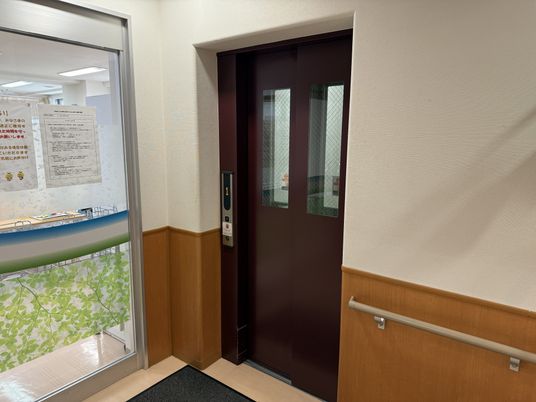 安全な廊下とエレベーター