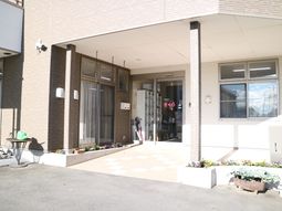 明るいエントランス風景