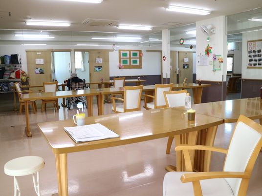 ゆったりした食堂の様子