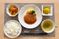食事が並ぶテーブル
