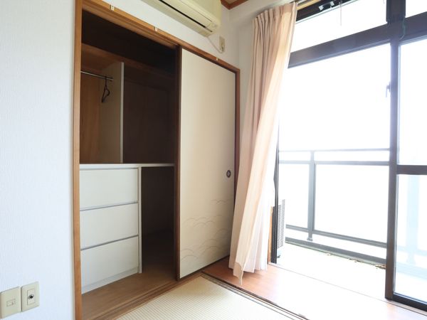 整然とした和室の一角