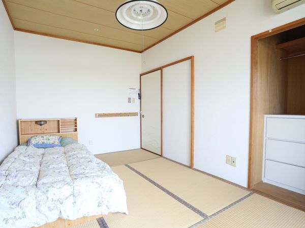 和室の居室風景