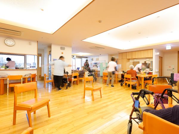 明るい食堂の様子