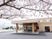 桜咲く玄関外観  