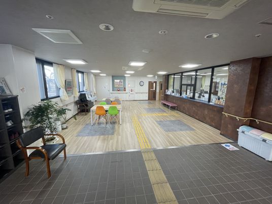 落ち着いた雰囲気のロビー