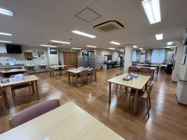 ゆとりある居心地の食堂