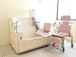 バリアフリーな浴室設備