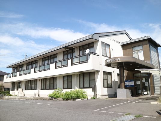 施設の外観とエントランス