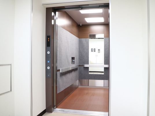 バリアフリーのエレベーター