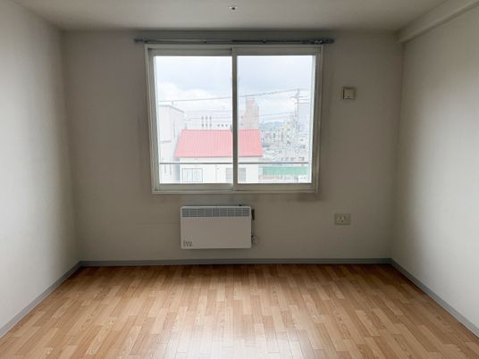自然光差し込む部屋