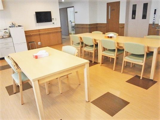 ゆったりした食堂空間