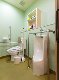 バリアフリーのトイレ空間