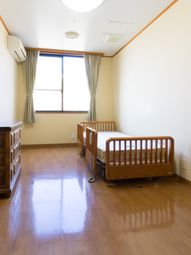 明るい居室の一角