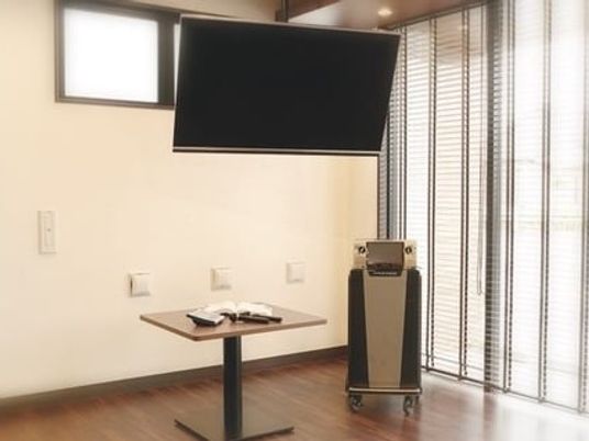 テレビのある多目的室  