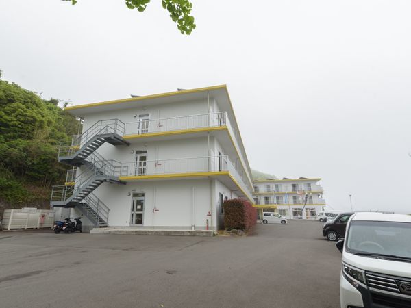 外観の清潔な建物