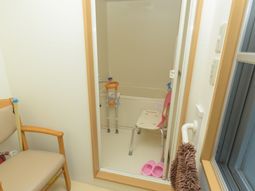 清潔感ある浴室空間