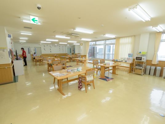 広々とした快適な食堂