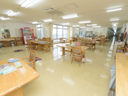 広々としたダイニングルーム