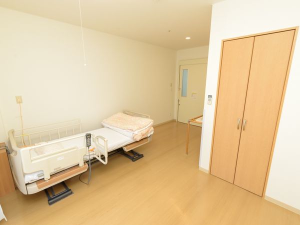 明るく広々した居室