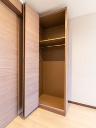 空のクローゼット