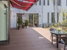 明るいテラススペース