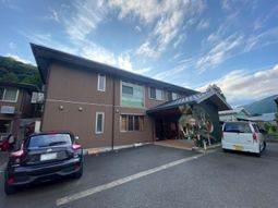 明るい雰囲気の建物外観