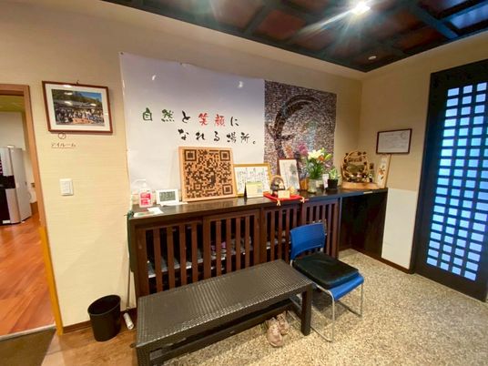 落ち着いた内観