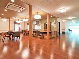 木目調の温かみあるダイニング