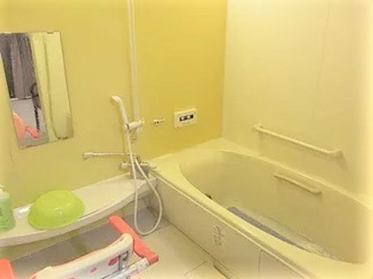 手すり付き浴室