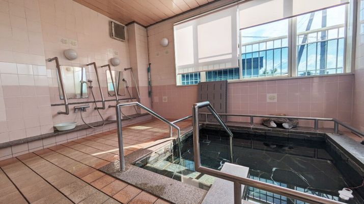 広々とした浴室